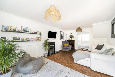 1364069-9-68e7d06...