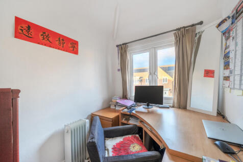 1384920-3-6925d11...