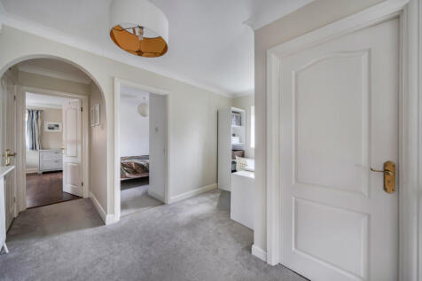 1383690-24-692869...