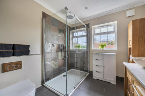 1383690-28-692869...