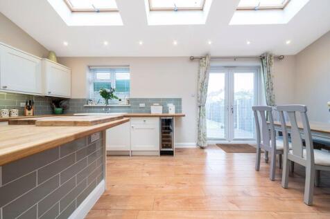 REAR EXTENSION