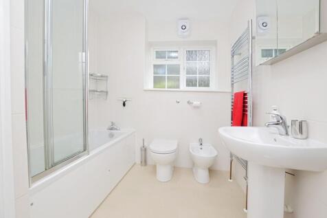 43034320-Bathroom