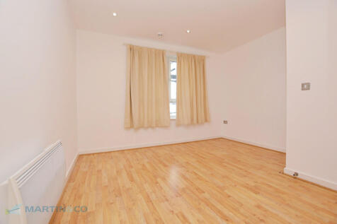 f676ed5f-Bedroom ...