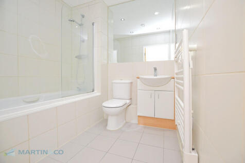 a6d402cd-Bathroom