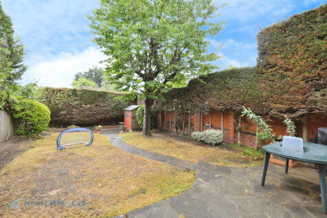 8c5be638-Garden