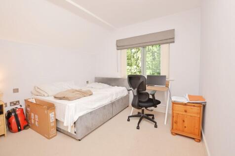 a29629a7-Bedroom ...