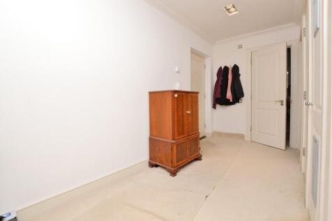 a2d2bd43-Entrance...