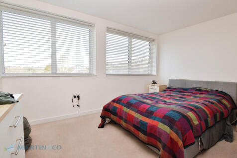 527705b7-Bedroom