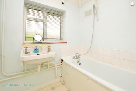43988896-Bathroom
