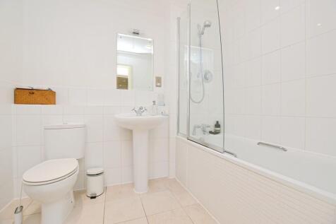 1215b727-Bathroom