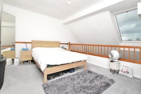 21b6ef40-bedroom ...