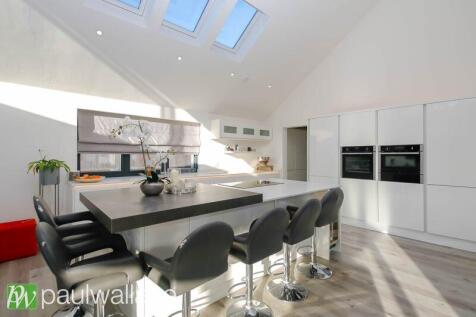 Open Plan Kitchen / Lounge / Diner