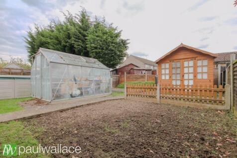 100&#39; Rear Garden