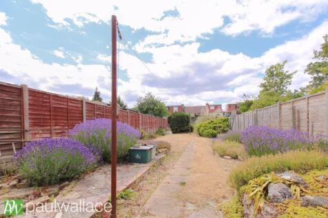 110&#39; South West Facing Rear Garden