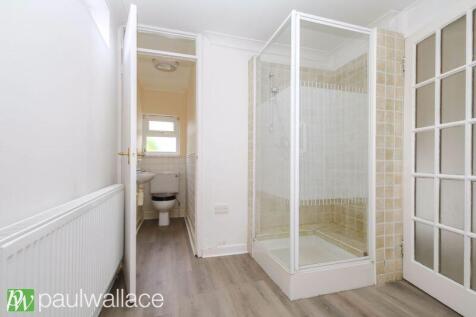 Bedroom / Shower Room