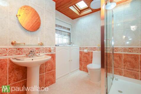 Four Piece Bathroom / W.C.
