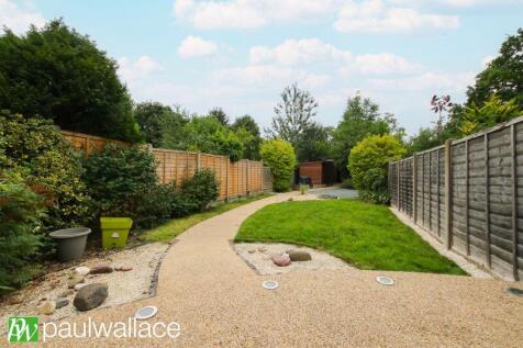 120&#39; Rear Garden