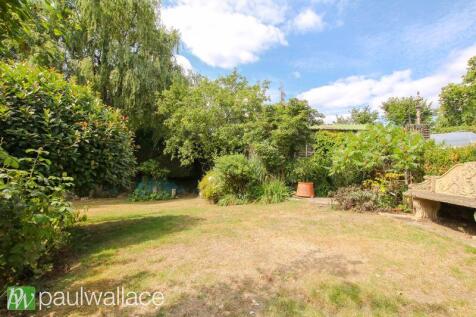 210&#39; South West Facing Garden