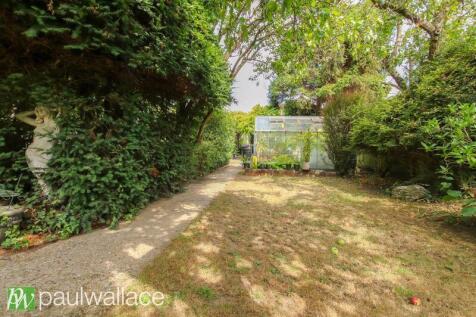 210&#39; South West Facing Garden