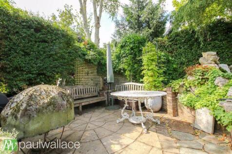 210&#39; South West Facing Garden