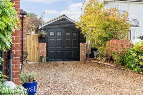 Detached Garage