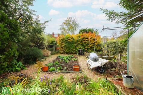 140' Rear Garden
