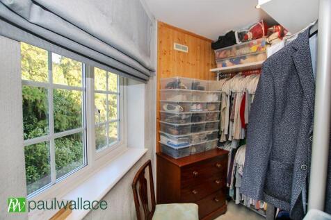 Walk-In Wardrobe