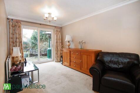 Lounge/Dining Area