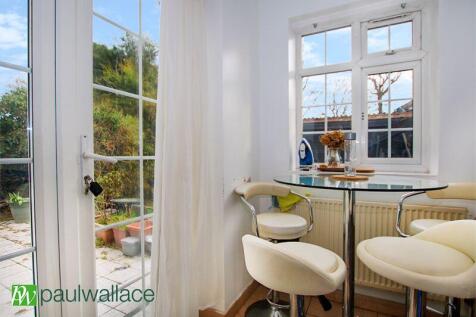 Kitchen Dining Area