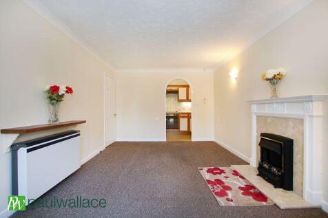 Lounge to Kitchen