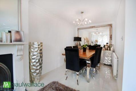 Lounge/Dining Area