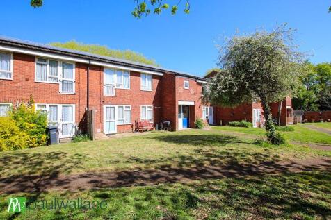Rear Exterior &amp; Communal Gardens
