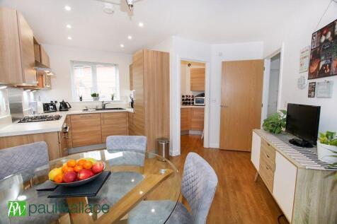 Kitchen/Dining Area