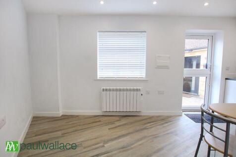 Lounge/ Kitchen