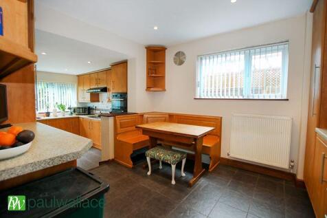 Kitchen Dining Area