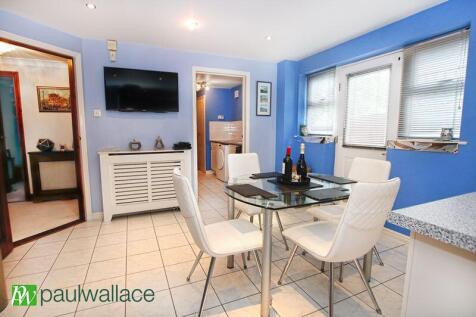Kitchen Dining Area