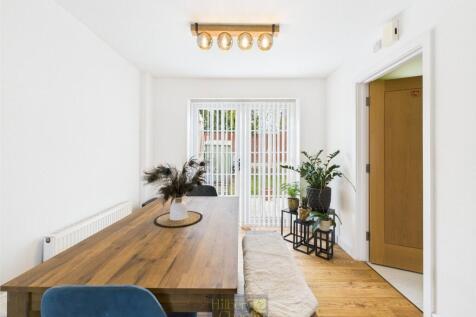 Living Room/Diner