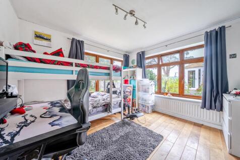 1364469-3-68e795cff35ab