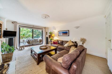 1369975-6-68f14693e9d1c