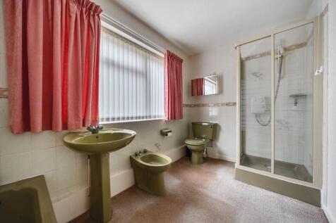 1370261-10-68f626de9f2c6