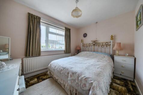 1370261-6-68f626c01b6f5