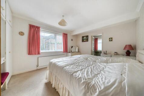 1370261-8-68f626cf0a516