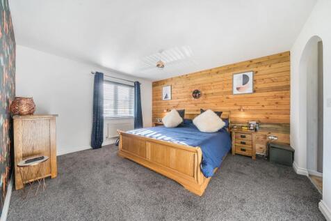 1382334-15-691c4d22c3dcb