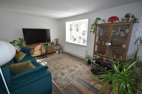FAMILY LOUNGE