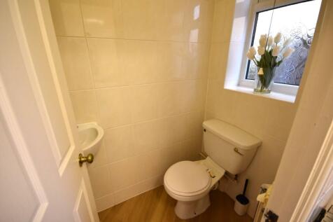 GROUND FLOOR W.C.