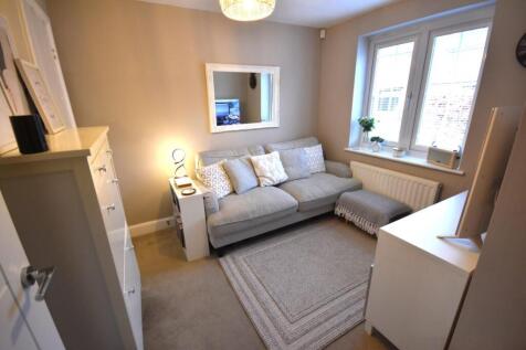 SNUG/TV ROOM