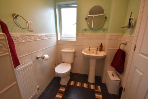 MASTER EN-SUITE