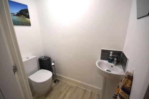 GROUND FLOOR W.C.