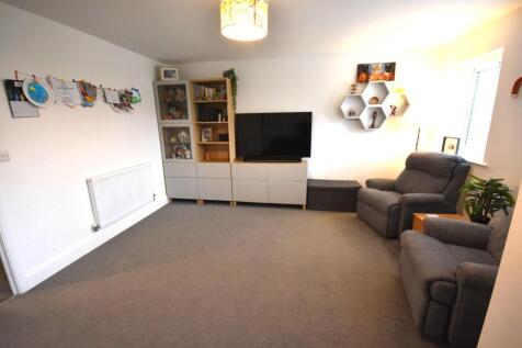 FAMILY LOUNGE