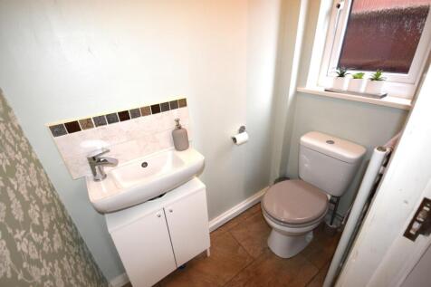 GROUND FLOOR W.C.